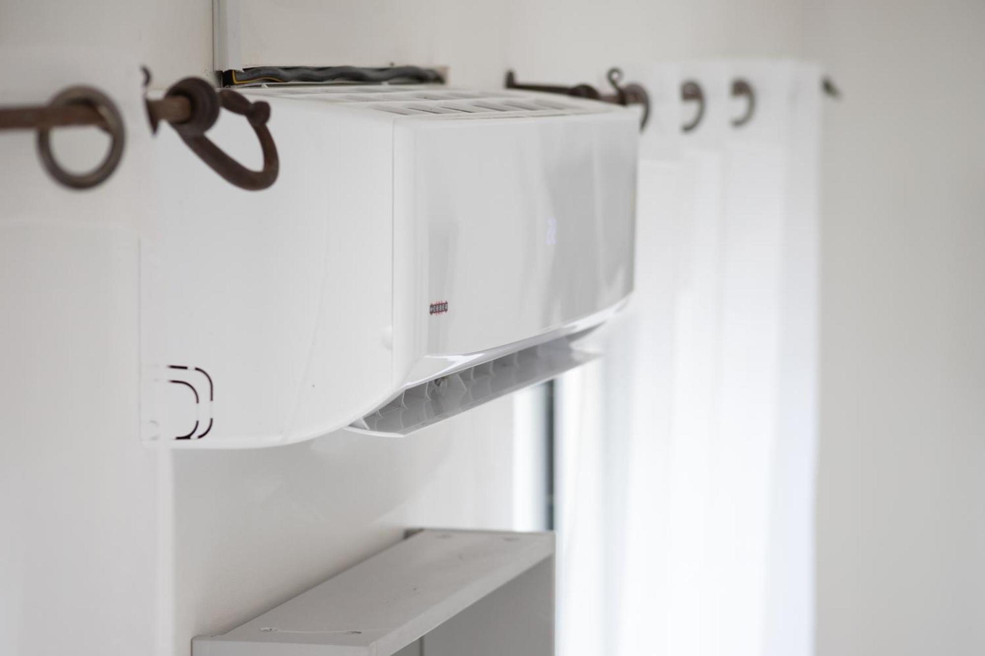 Le Partage Des Eaux - 4 Couchages - Hypercentre - Clim - Wifi Apartment L'Isle-sur-la-Sorgue Ngoại thất bức ảnh